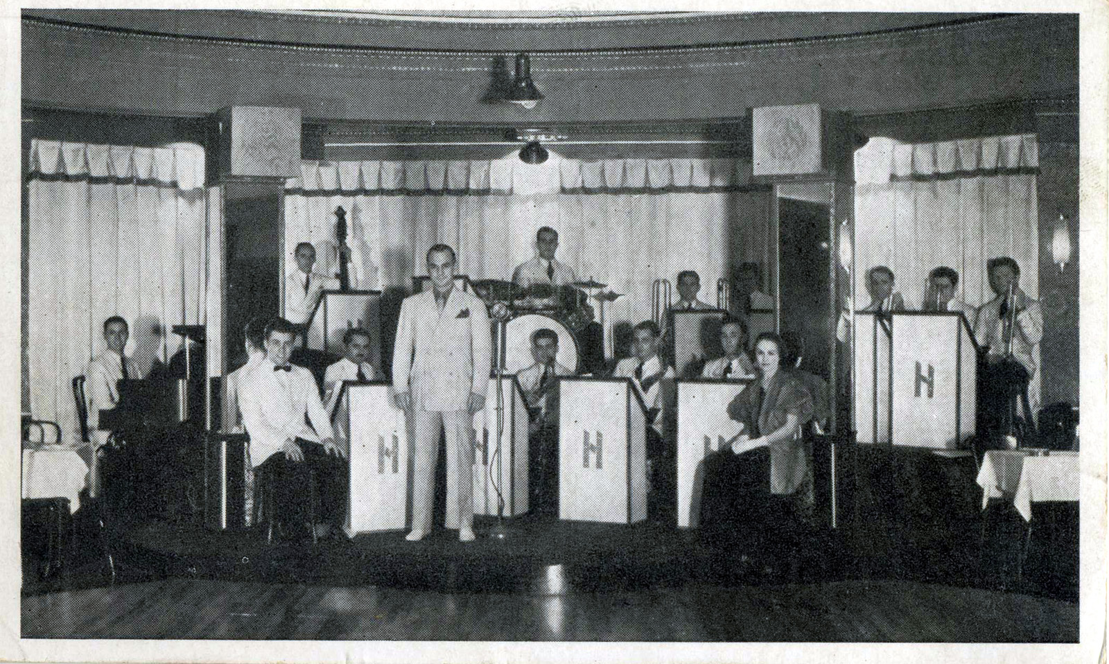 Levi-Collection_Blossom-Heath-Inn-bpr1265_w