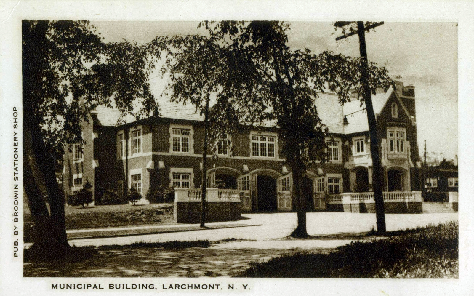 Levi-Collection_Village-Hall-larchmont120-d